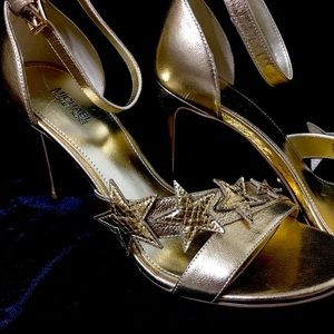 Michael Kors gold star 4" heels size 7 1/2 med
